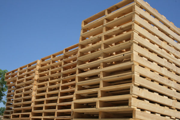 Wood Pallets For Sale Tips On Navigating A Crowded Market Conner   Wood Pallets For Sale 600x400 